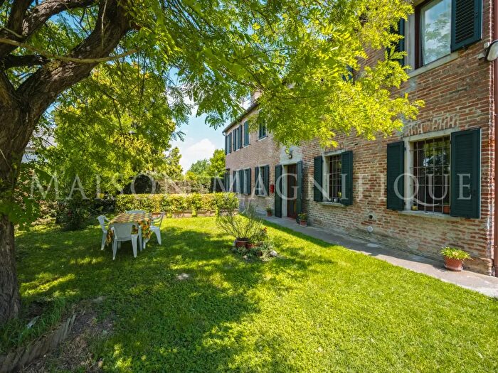 Casa con 5 locali in vendita in Via Alceste Ricciarelli, Ferrara