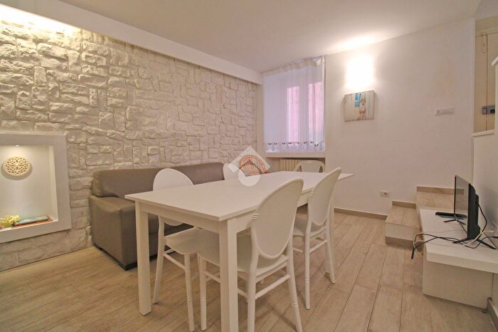 Casa quadrilocale in vendita in Via Giacomo Leopardi, Sirolo