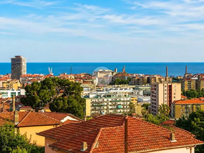 Appartamento con 5 locali in vendita in Via Privata Ernesto Carli, Imperia