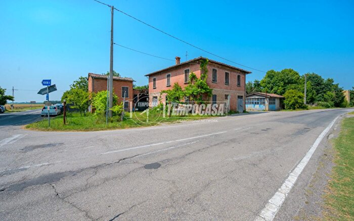 Casa con 6 locali in vendita in Via Medesano, Medicina