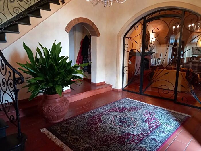 Casa con 15 locali in vendita in Via Val di Conella, Fauglia