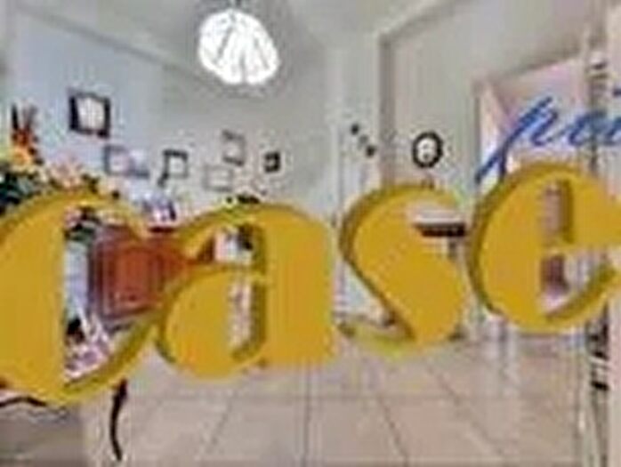 Appartamento con 7 locali in vendita in Camaiore