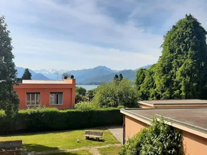 Appartamento trilocale in vendita in Via Reno, Laveno Mombello