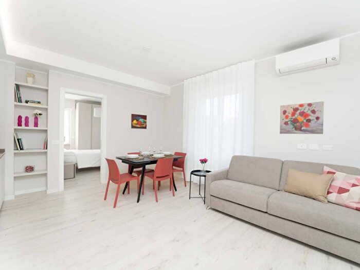 Appartamento bilocale in affitto in Via Alfredo Comandini, Maggiolina, Milano