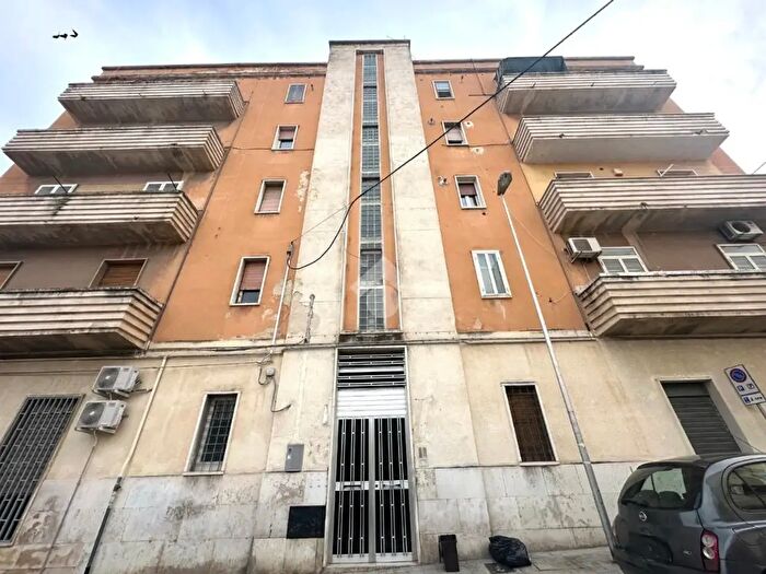 Appartamento trilocale in vendita in Via Puglia, Canosa Di Puglia