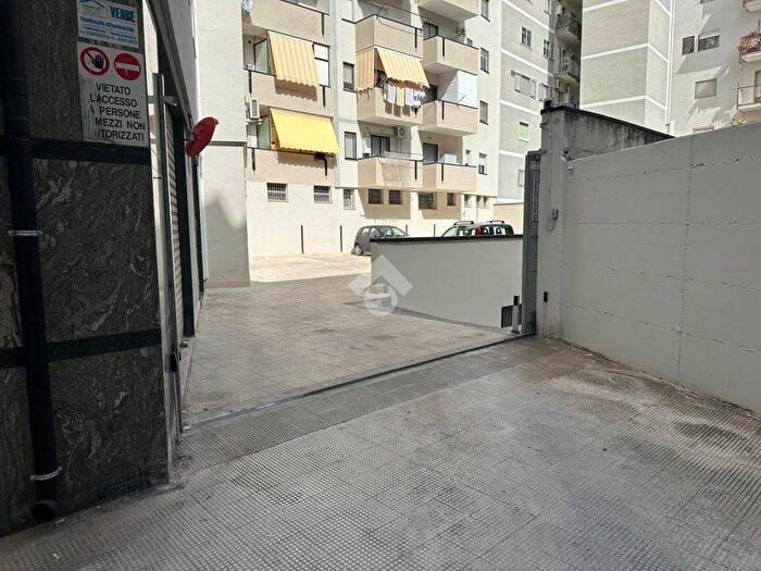 Appartamento monolocale in affitto in Via Girondi, Centro, Barletta