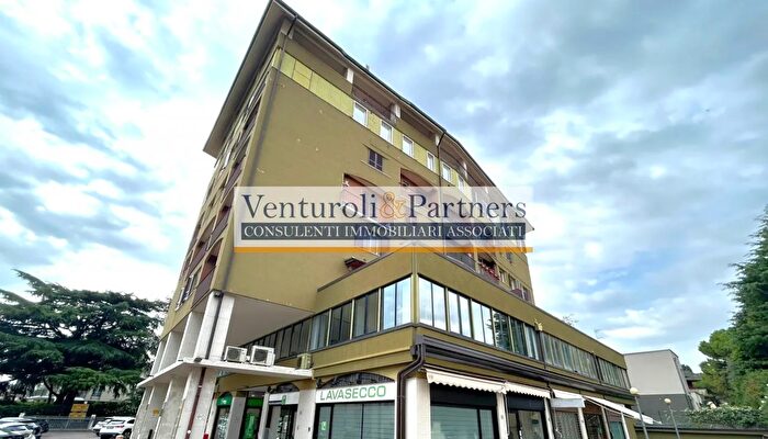 Appartamento quadrilocale in vendita in Via Salvello, Desenzano Del Garda