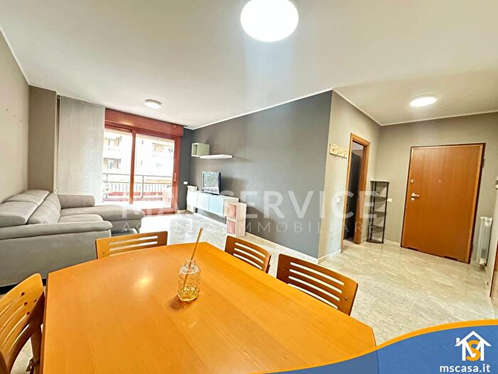 Appartamento bilocale in affitto in Via Calcutta, Torrino, Roma