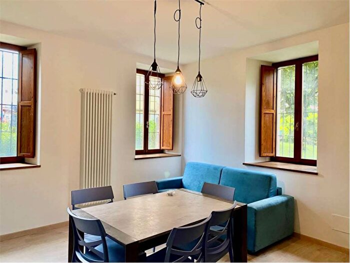 Appartamento trilocale in affitto in Via San Carlo E, Lambrugo