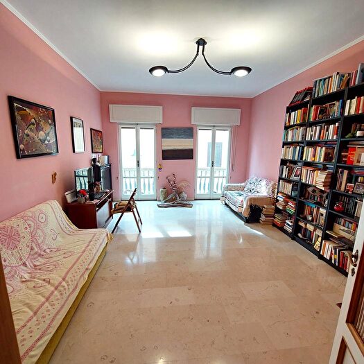 Appartamento con 5 locali in vendita in Via Ginori, Grosseto