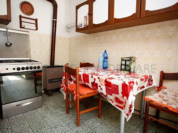 Appartamento quadrilocale in vendita in Via Bedizzano, Carrara