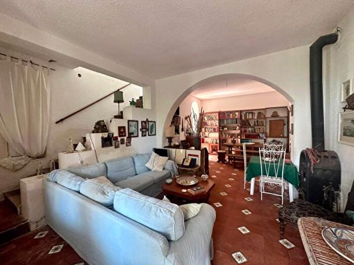 Casa con 6 locali in vendita in Via dei Villini, Lipari