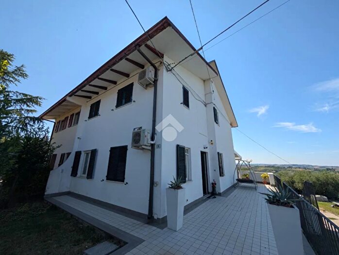 Casa quadrilocale in vendita in Via Mulazzano, Coriano