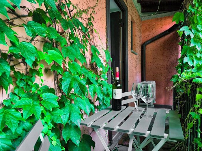 Appartamento bilocale in affitto in Via Giovanni Battista Niccolini, Paolo Sarpi, Milano