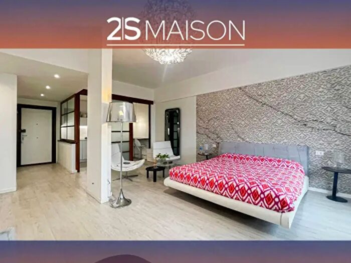 Appartamento trilocale in vendita in Via Antonio Cantore g, Genova