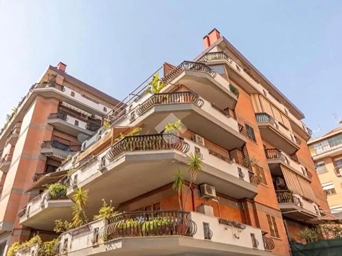 Appartamento con 5 locali in vendita in Via Franco Sacchetti, Roma