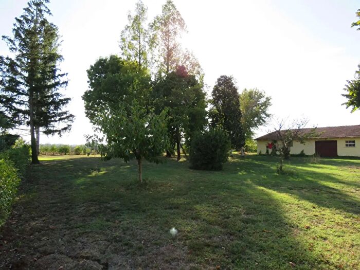 Casa con 12 locali in vendita in Soliera