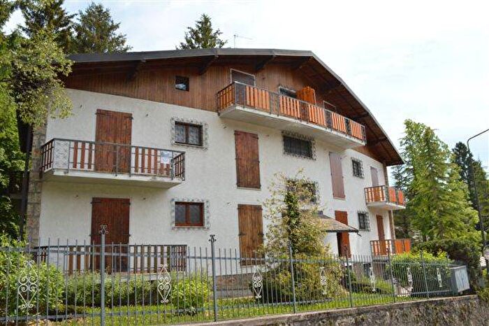 Appartamento trilocale in affitto in Via Andrea Fantoni, Centro, Castione della Presolana