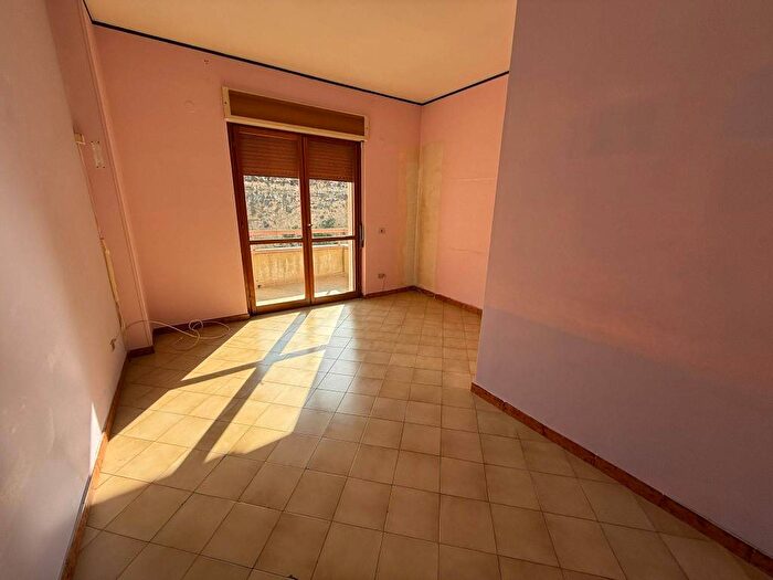 Appartamento con 5 locali in affitto in Via Fosso dei Leoni, Somma Vesuviana