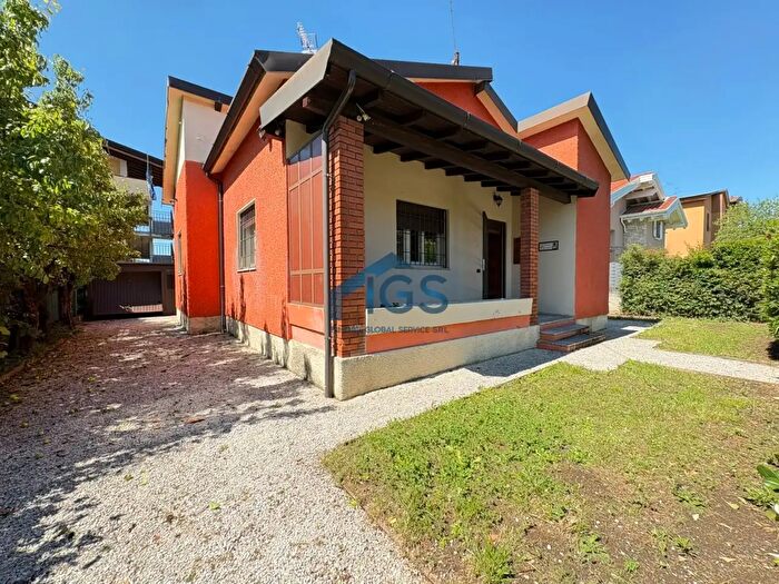 Casa trilocale in vendita in Via Perugia, Brescia