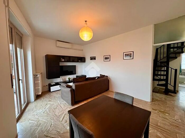 Appartamento trilocale in affitto in Piazzale Luigi Negrelli, Milano