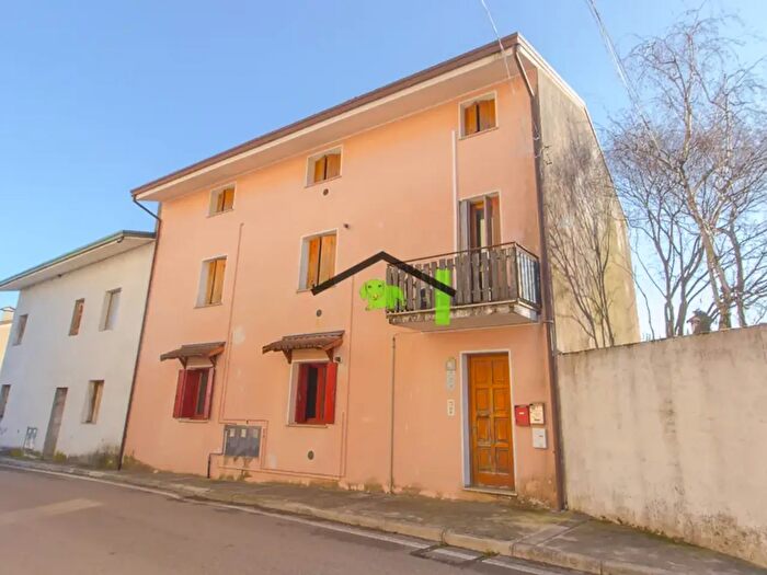 Appartamento con 5 locali in vendita in Via Montelieto, Fanna