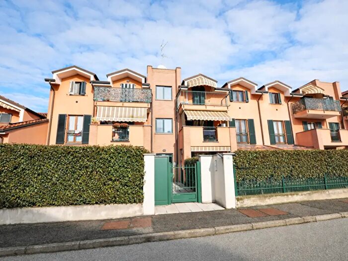 Case in Vendita e in Affitto - 2