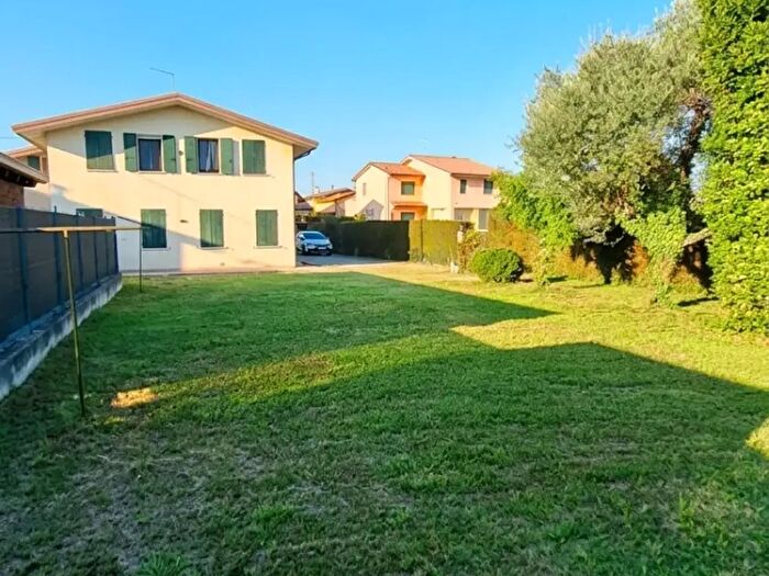 Casa con 5 locali in vendita in Via Romagna, Padova