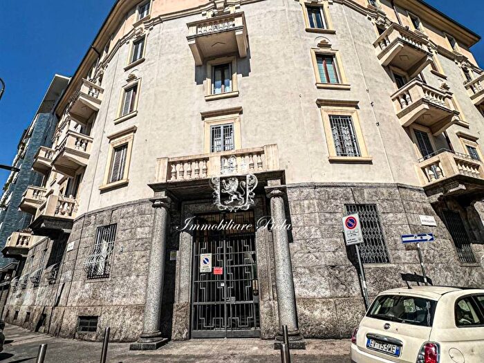 Appartamento quadrilocale in affitto in Via Enrico Nöe, Città Studi, Milano