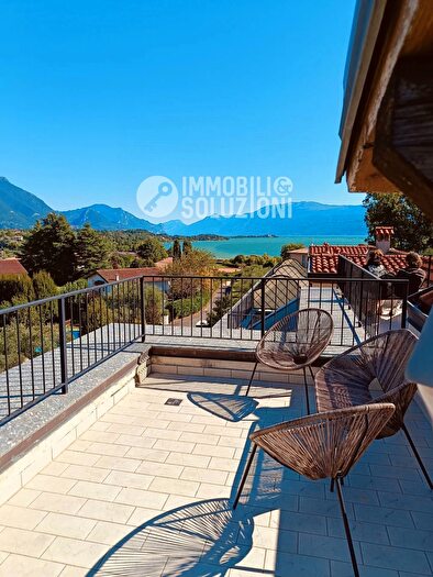 Appartamento trilocale in affitto in Via Molaria, Manerba Del Garda