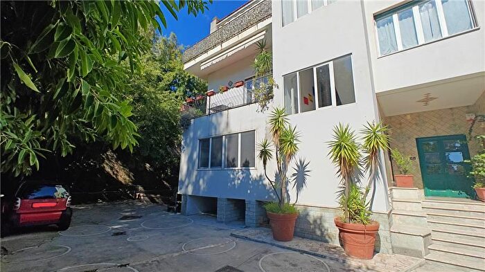 Appartamento quadrilocale in vendita in Via Posillipo, Napoli