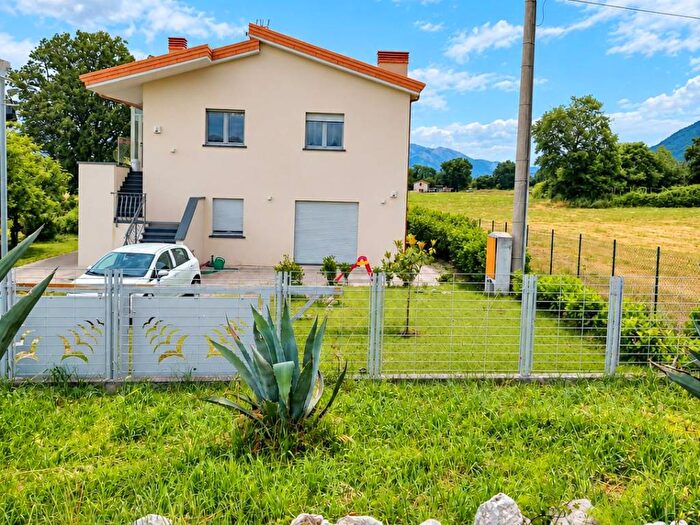 Casa con 5 locali in affitto in Via Casale, Marsicovetere
