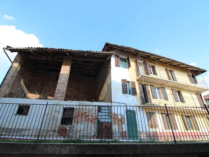 Casa trilocale in vendita in Via Col di Lana, Centro, Guarene