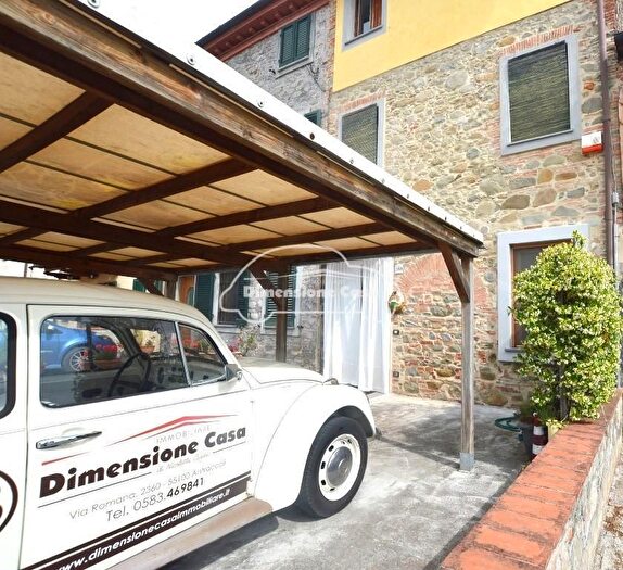 Casa con 6 locali in vendita in Capannori