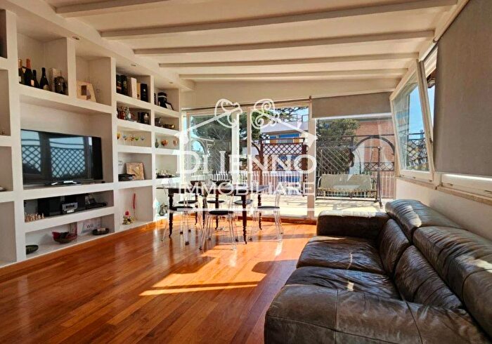 Appartamento quadrilocale in vendita in Roma