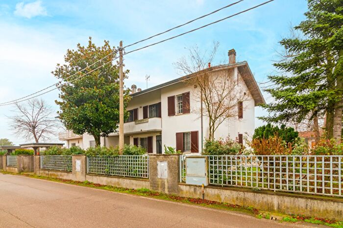 Casa trilocale in vendita in Via Torri a Cesenatico, Cesenatico