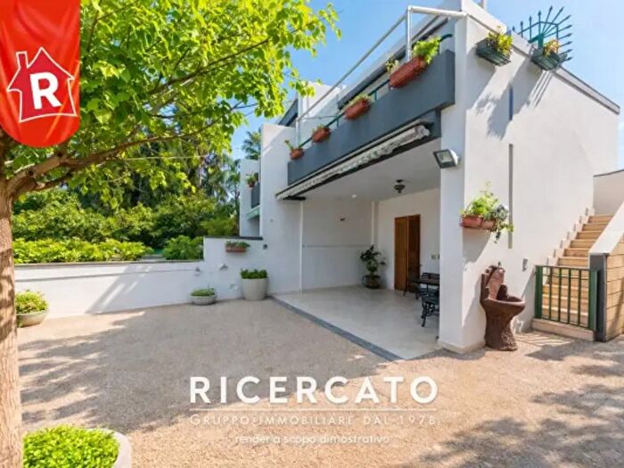 Appartamento trilocale in vendita in Via Romolo Gessi, Lecce