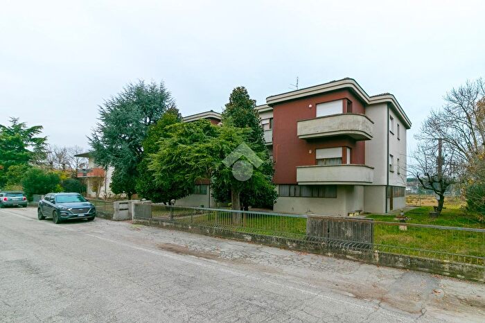 Appartamento con 5 locali in vendita in Via Rio Cozzi, Forli
