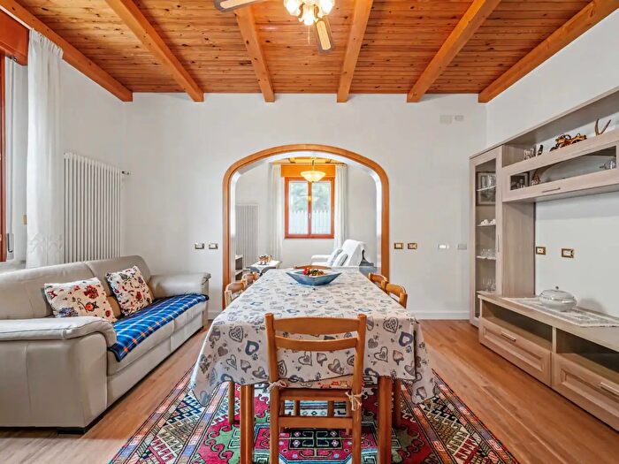 Casa quadrilocale in vendita in Via delle Gronde, Ravenna