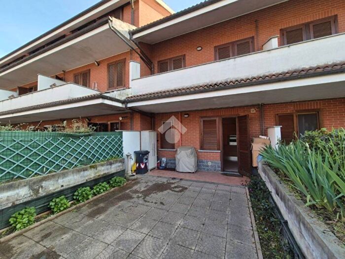 Casa con 5 locali in affitto in Via fenoglio, Centro, Ciriè