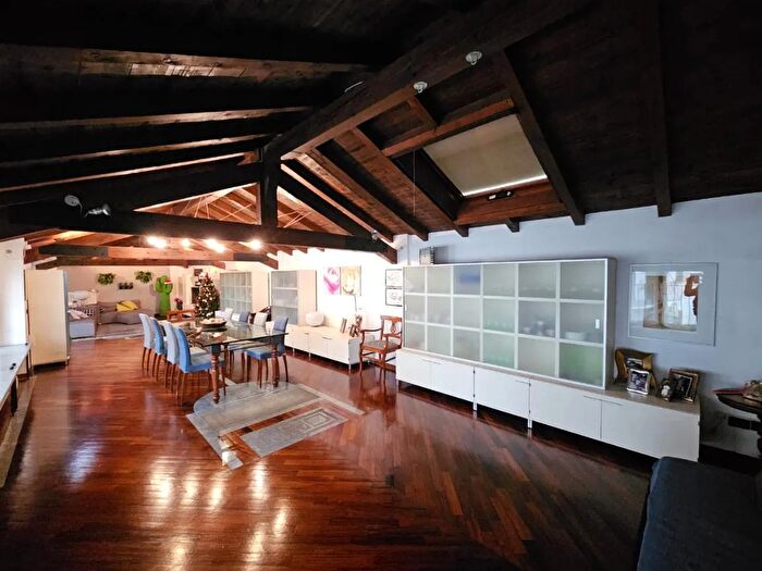 Casa con 9 locali in vendita in Via Verdi Angolo Via Manzoni, Corbetta