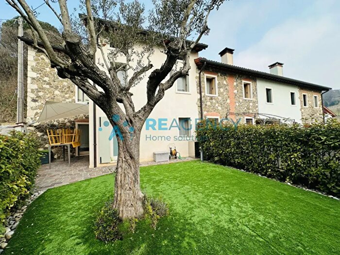 Casa con 6 locali in vendita in Via San Valentino, Brendola