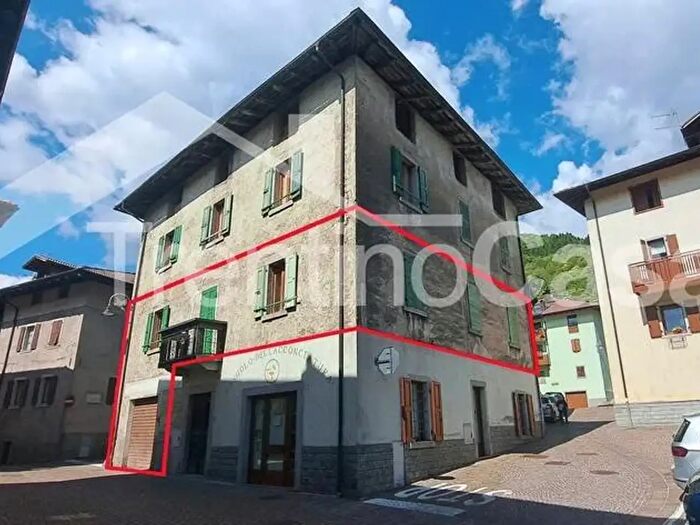 Appartamento quadrilocale in vendita in Via PG Oliana, Sella Giudicarie