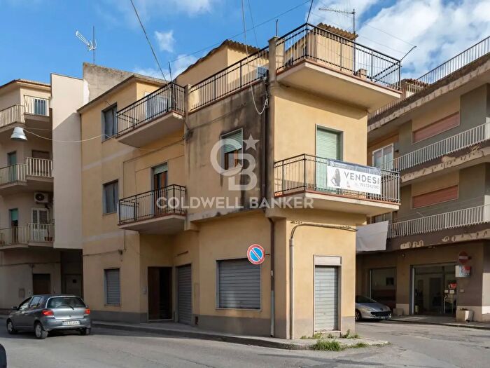 Appartamento con 6 locali in vendita in Via Ospedale, Scicli