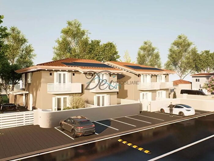 Casa con 7 locali in vendita in Via Romana Ovest, Porcari