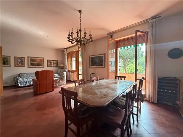 Appartamento con 5 locali in vendita in Firenze