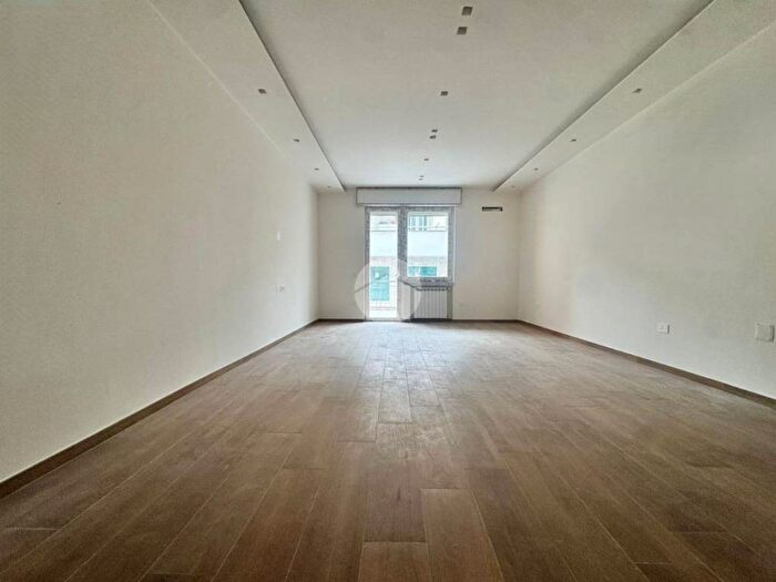 Appartamento con 5 locali in affitto in Via aniello palumbo, Maristi Ospedale, Giugliano in Campania