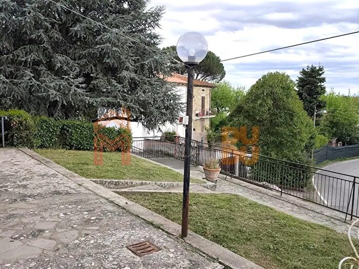 Appartamento con 6 locali in vendita in Arezzo