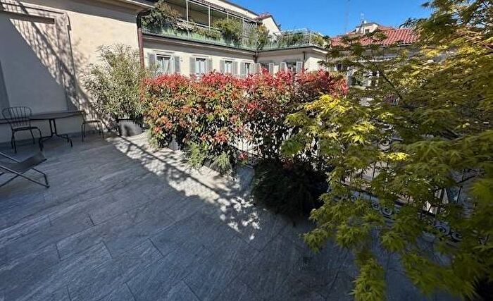 Casa quadrilocale in affitto in Carrobbio, Milano