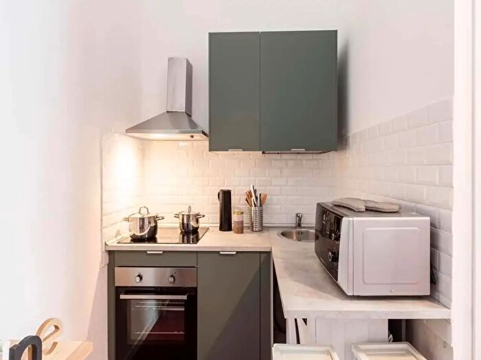 Appartamento monolocale in affitto in Via Paolo Bassi, Milano